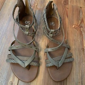 Ladies Roman sandals zip up back 7.5